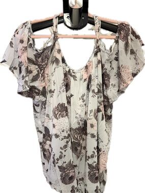 torrid size 3 Floral Cold-Shoulder Blouse flowy sleeves and adjustable straps